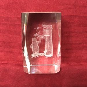 Paperweight Crystal Glass 3D Laser Etched Bear Eyeing Honey Box Solid Cube